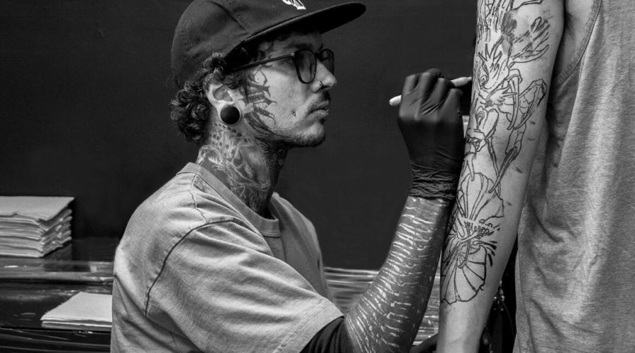 Oiseaux, serpents et tatouages néo-traditionnels par Barawski de Grand Reaper Tattoo à San Diego