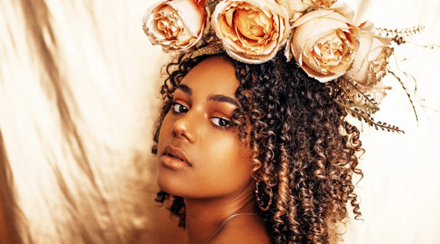 Bintou, des visages féminins néotrad vibrants capables de transmettre l'émotion